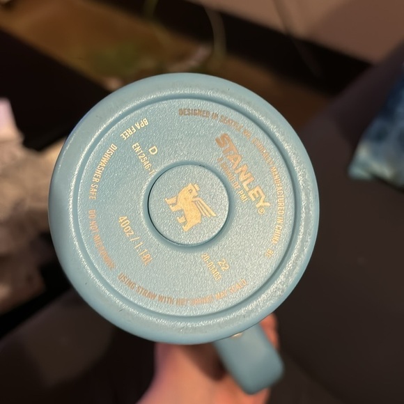 Stanley Quencher 40oz in Color Pool - Picture 8 of 9